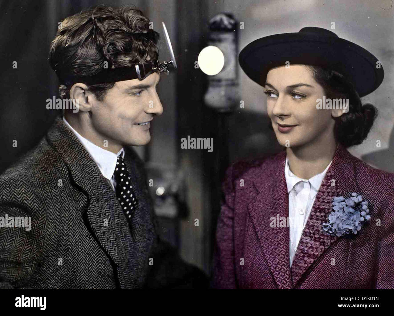 Die Zitadelle   Citadel, The   Andrew Manson (Robert Donat), Christine Manson (Rosalind Russell) *** Local Caption *** 1938  -- Stock Photo