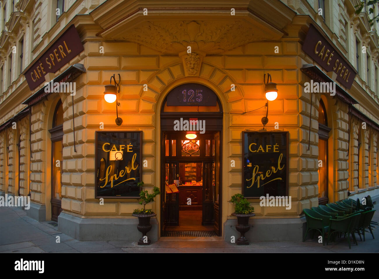 Österreich, Wien 6, Café Sperl, Gumpendorfer Straße 11 Stock Photo - Alamy