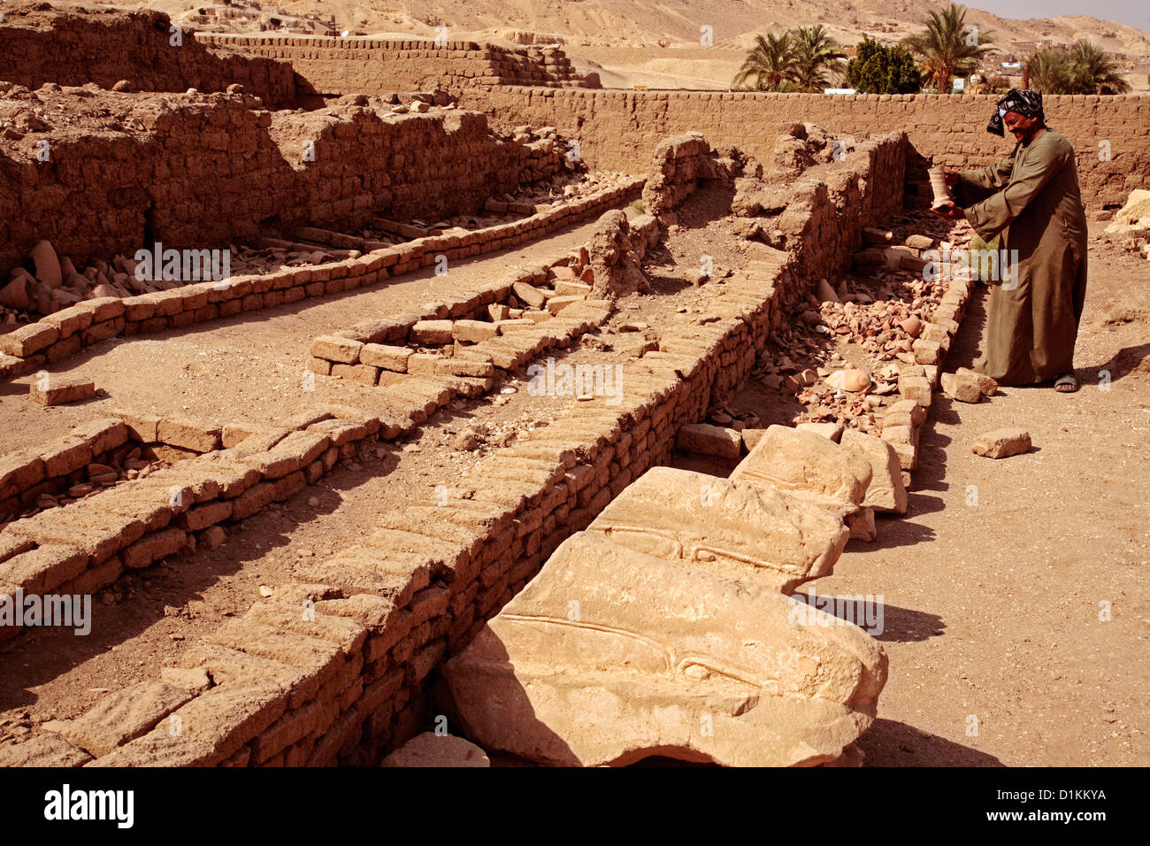 Monumentos historicos luxor hires stock photography and images Alamy