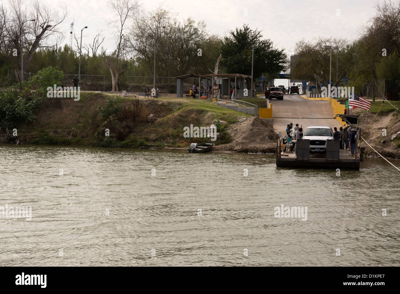 The Los Ebanos ferry preparing to depart from the Mexican side of the