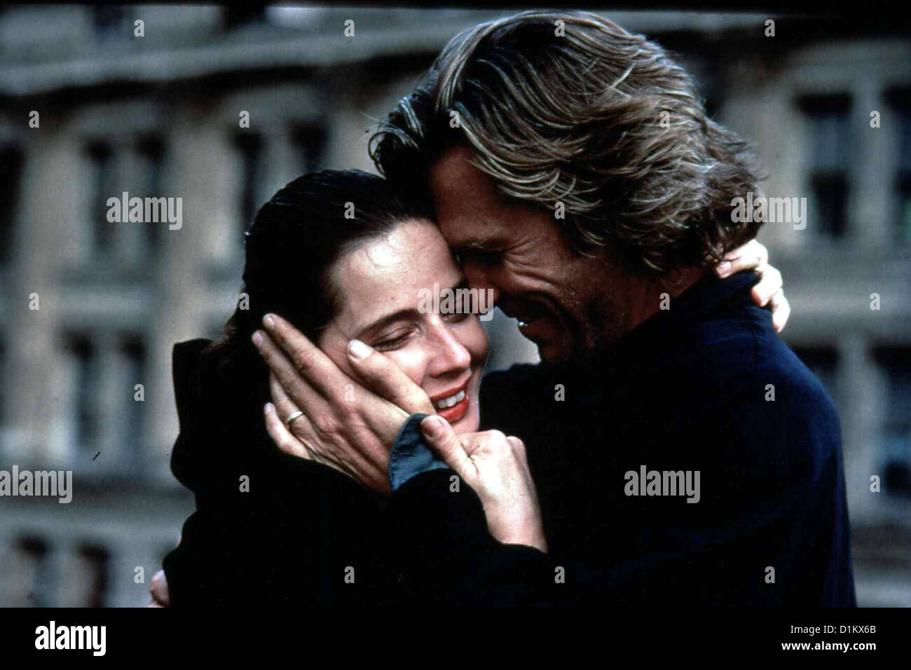 Isabella Rossellini & Jeff Bridges Film: Fearless (1993) Characters: Laura  Klein & Max Klein Director: Peter Weir 15 October 1993 **WARNING** This  Photograph is for editorial use only and is the copyright of WARNER BROS  and/or the Photographer ...