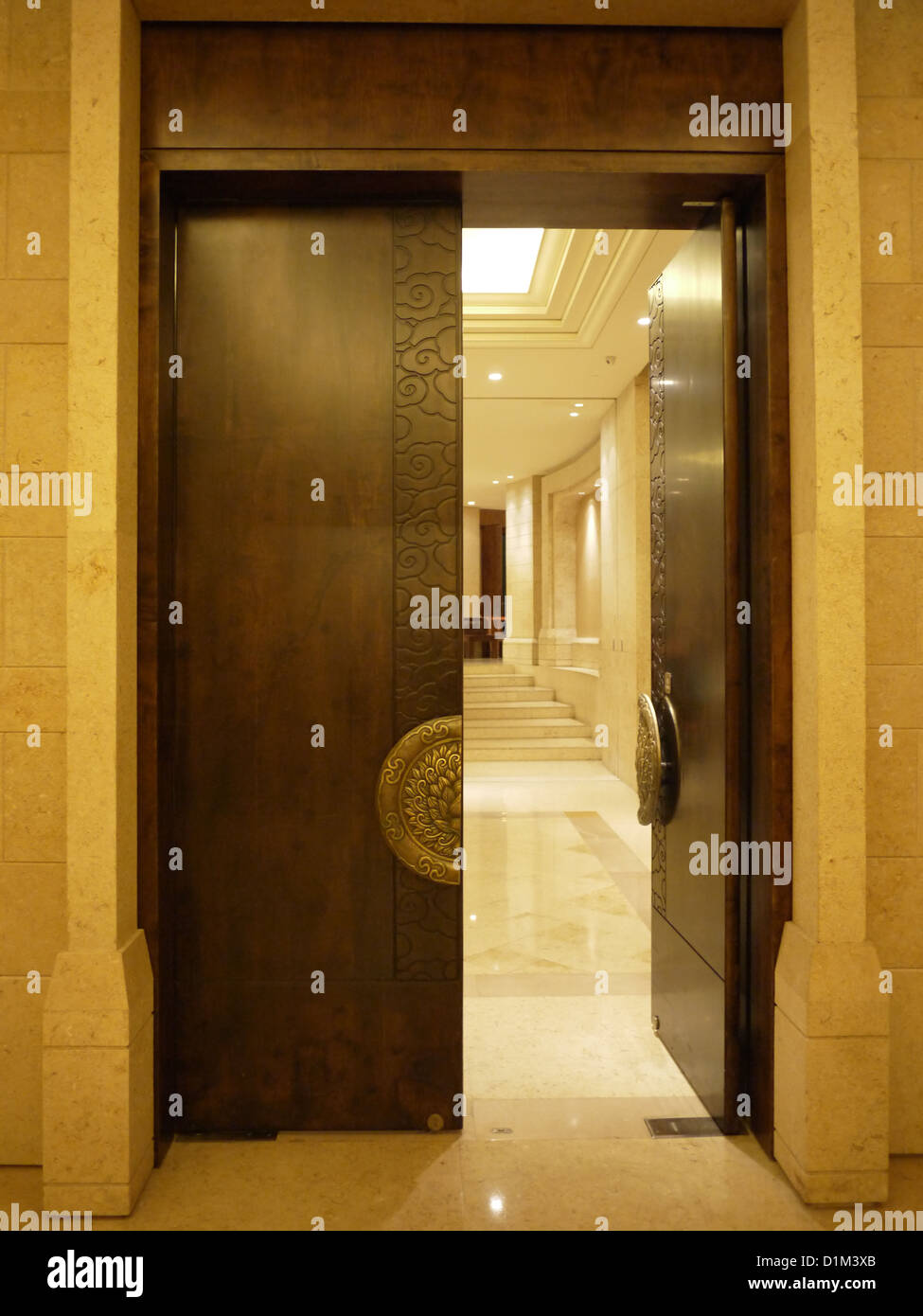 Door half open hires stock photography and images Alamy