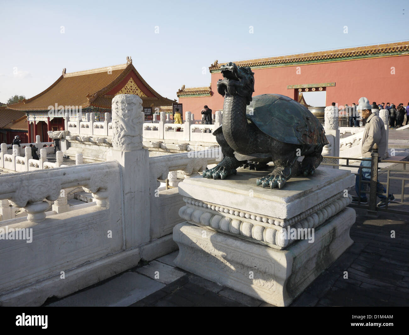 bronze turtle statue Stock Photo - Alamy