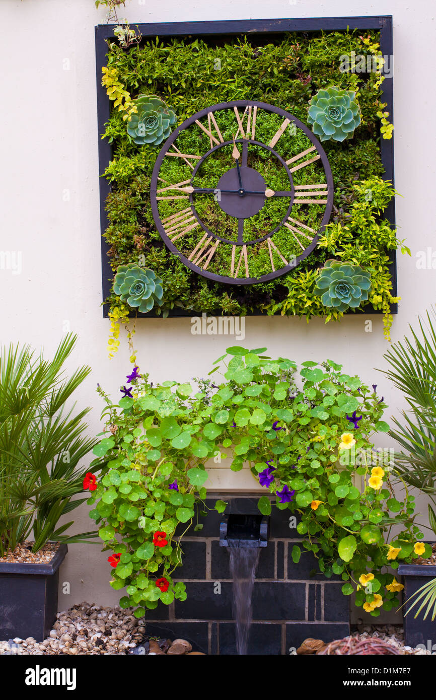 A closer look at Vertical Garden Wall Fountain Modern