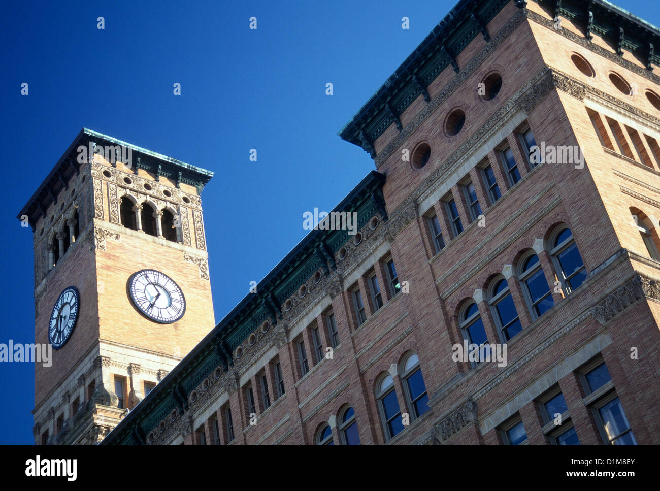 7pm clock hires stock photography and images Alamy