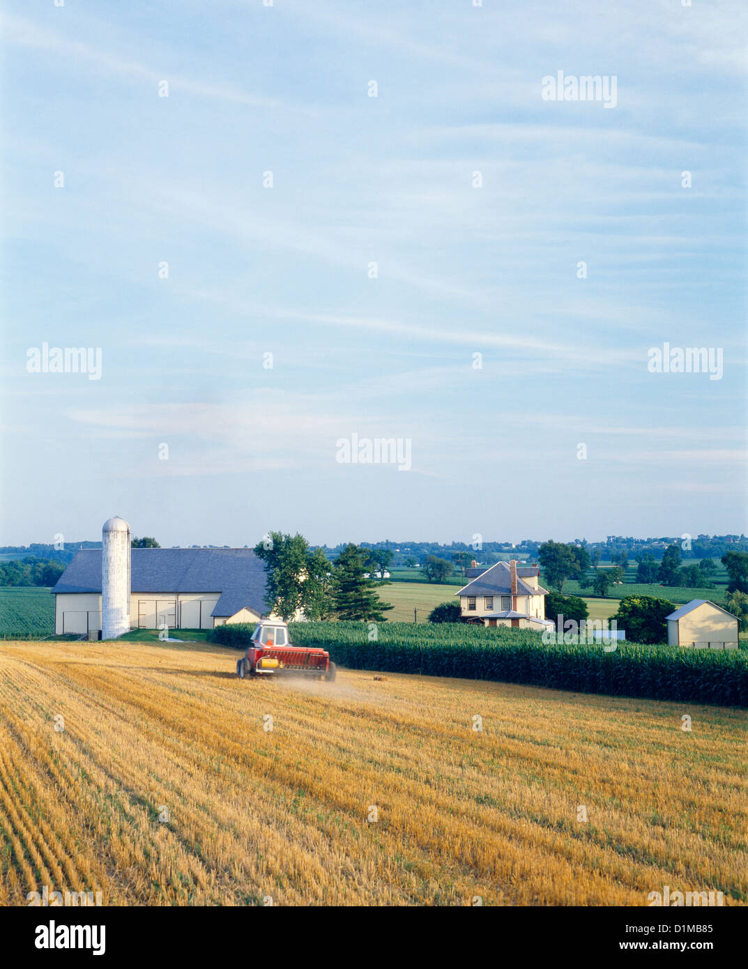 Soybean crop field house hi-res stock photography and images - Alamy