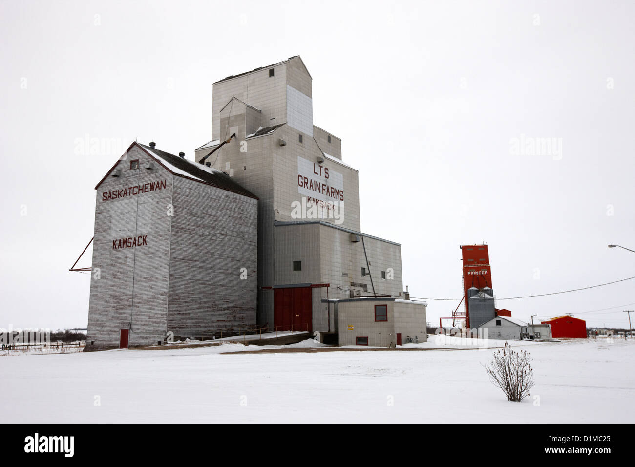 grain elevators Kamsack Saskatchewan Canada Stock Photo