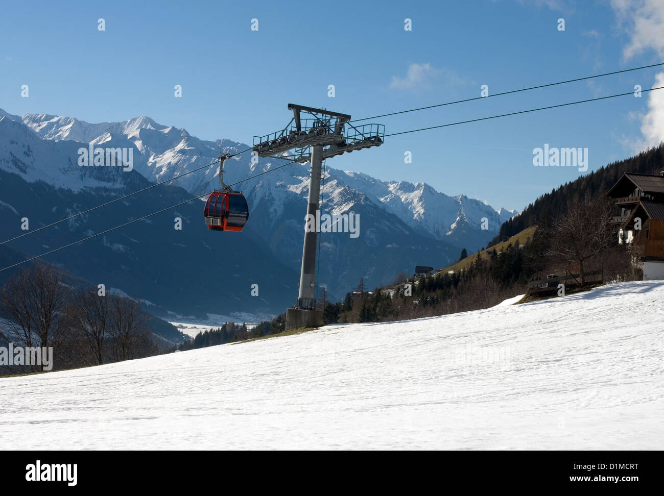 Gondola lift hi-res stock photography and images - Alamy