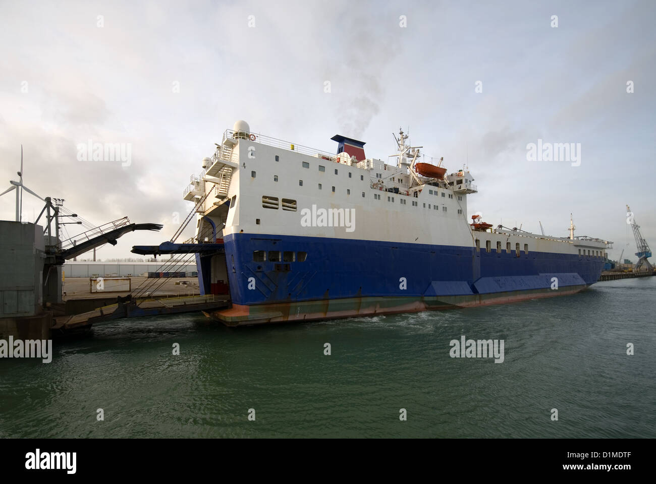 Car carrier vessel hi-res stock photography and images - Alamy