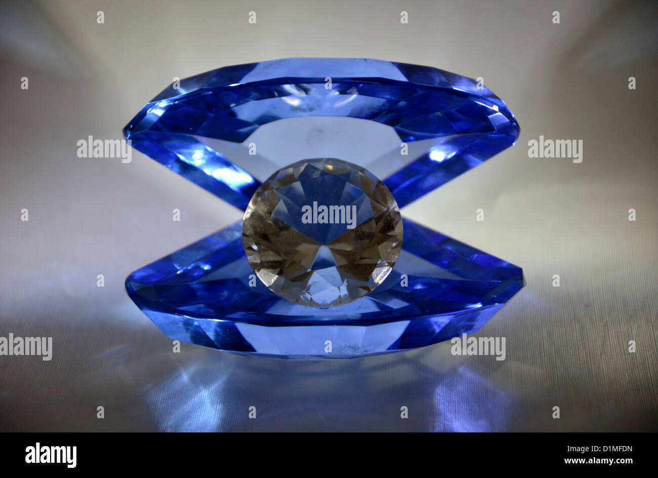 Diamond white hires stock photography and images Alamy