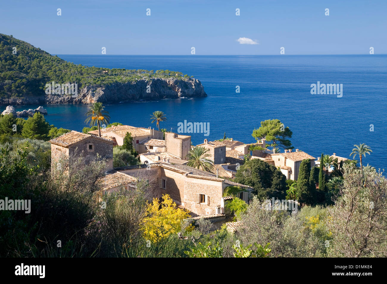 Deià, Mallorca, Balearic Islands, Spain. The tiny hamlet of Llucalcari, perched high above the Mediterranean. Stock Photo