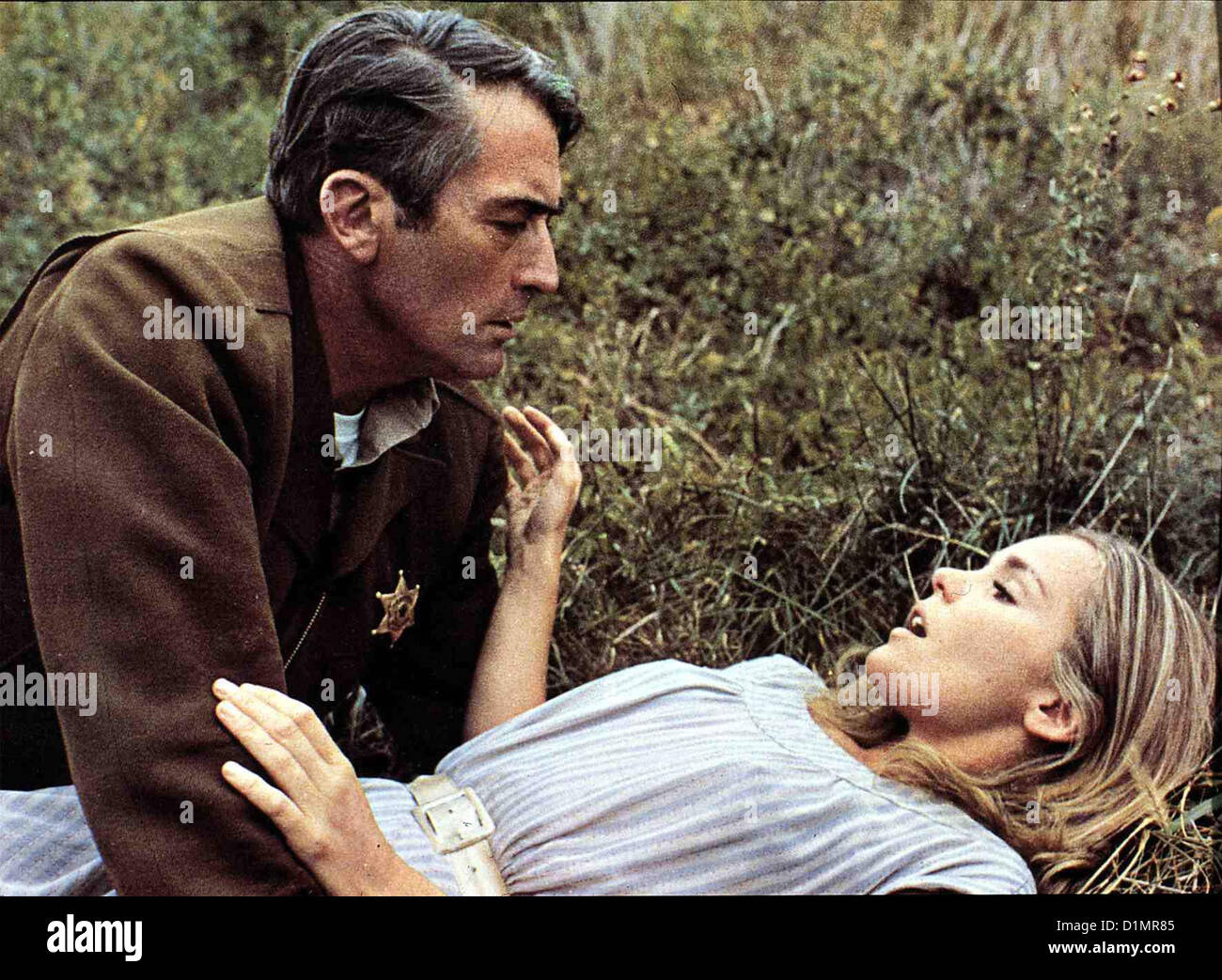 Der Sheriff  I Walk Line  Gregory Peck, Tuesday Weld Sheriff Henry Tawes (Gregory Peck) hat sich in die wesentlich jüngere Alma Stock Photo