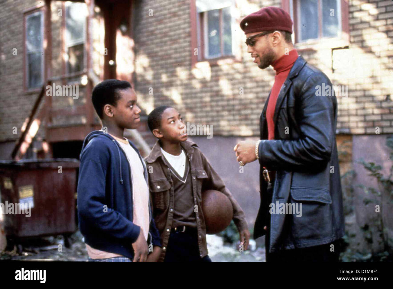 Mut Einer Mutter  Mother's Courage: Mary Thomas Story,  Garland Spencer, Harry Lennix Der Bandenführer Nero (Harry Lennix,r) Stock Photo