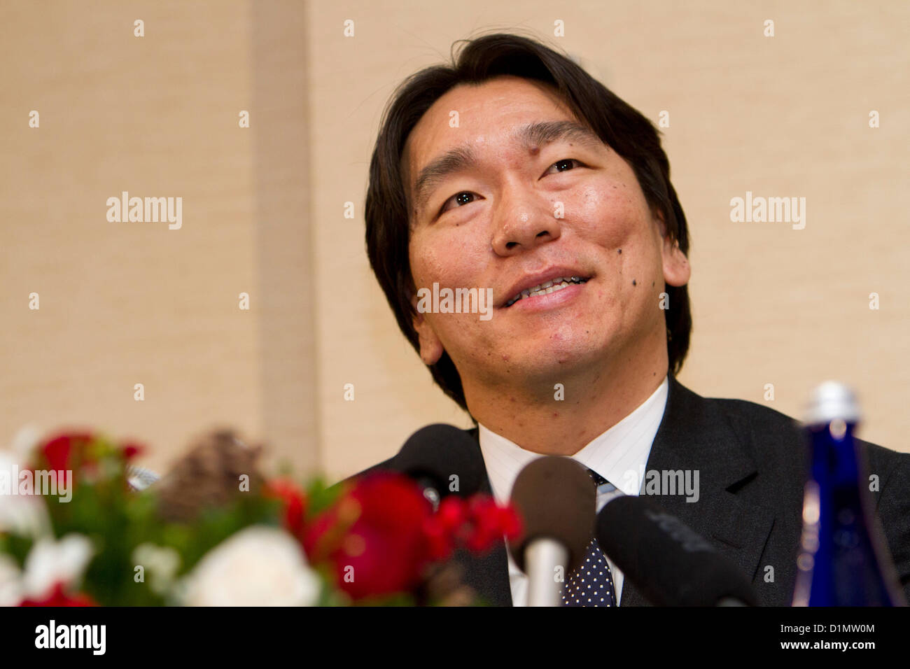 Hideki Matsui announces retirement 