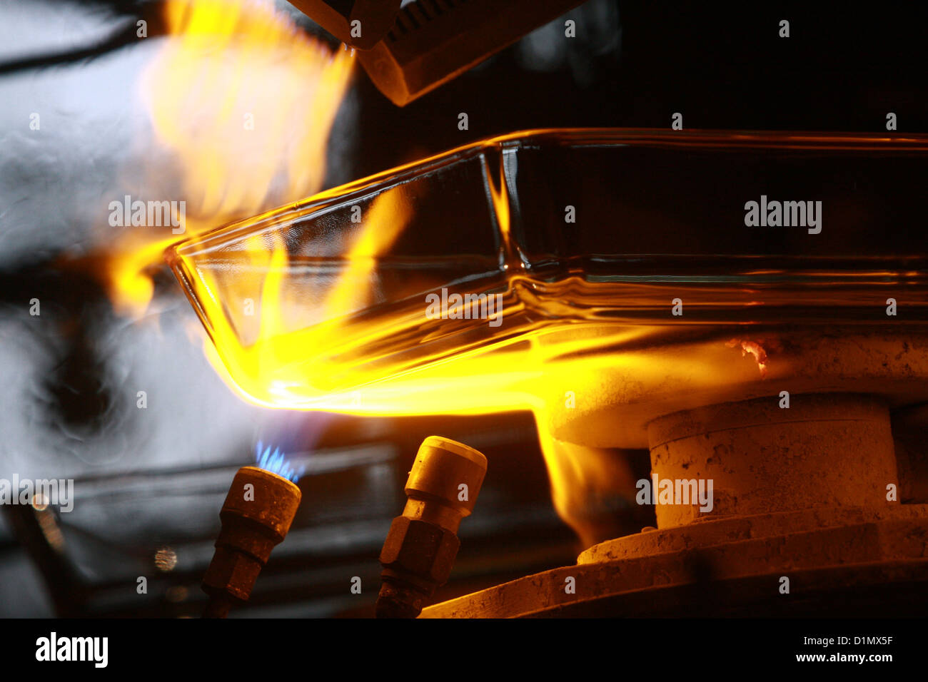 Glass factory, manufacture of boiling glass on the production line