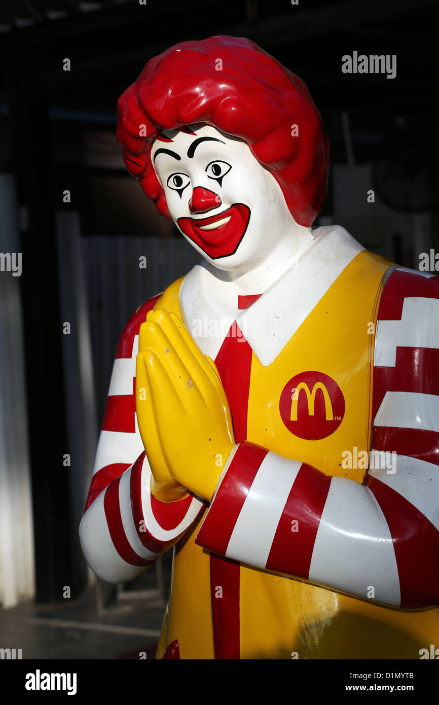 Mcdonalds clown High Resolution Stock Photography and Images - Alamy