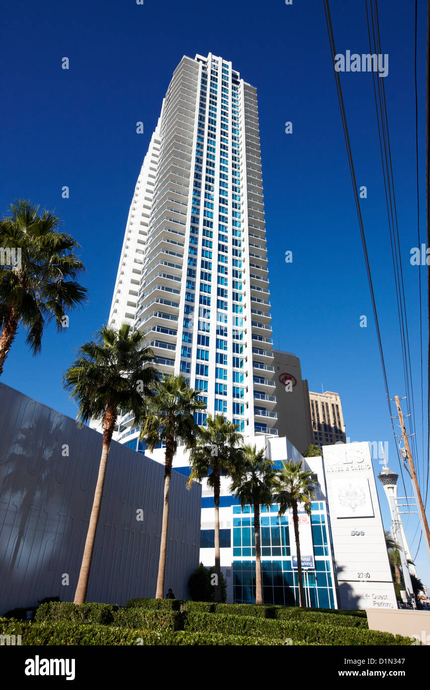 Tall building las vegas hi-res stock photography and images - Alamy
