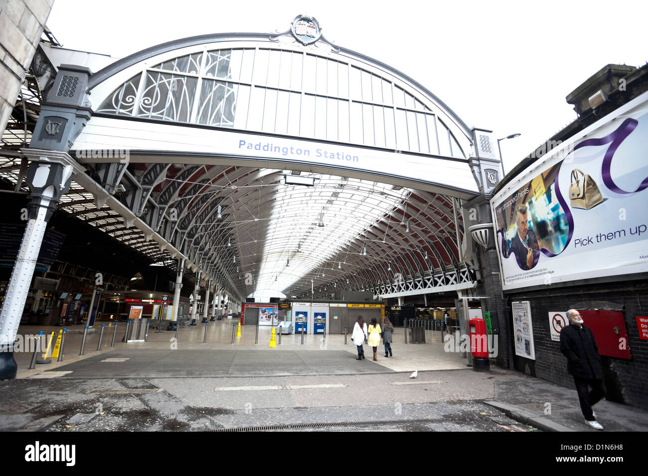 Paddington station entrance hires stock photography and images Alamy