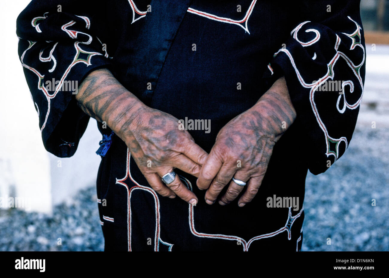 Shows tattoo hi-res stock photography and images - Page 14 - Alamy, image size:1300x931