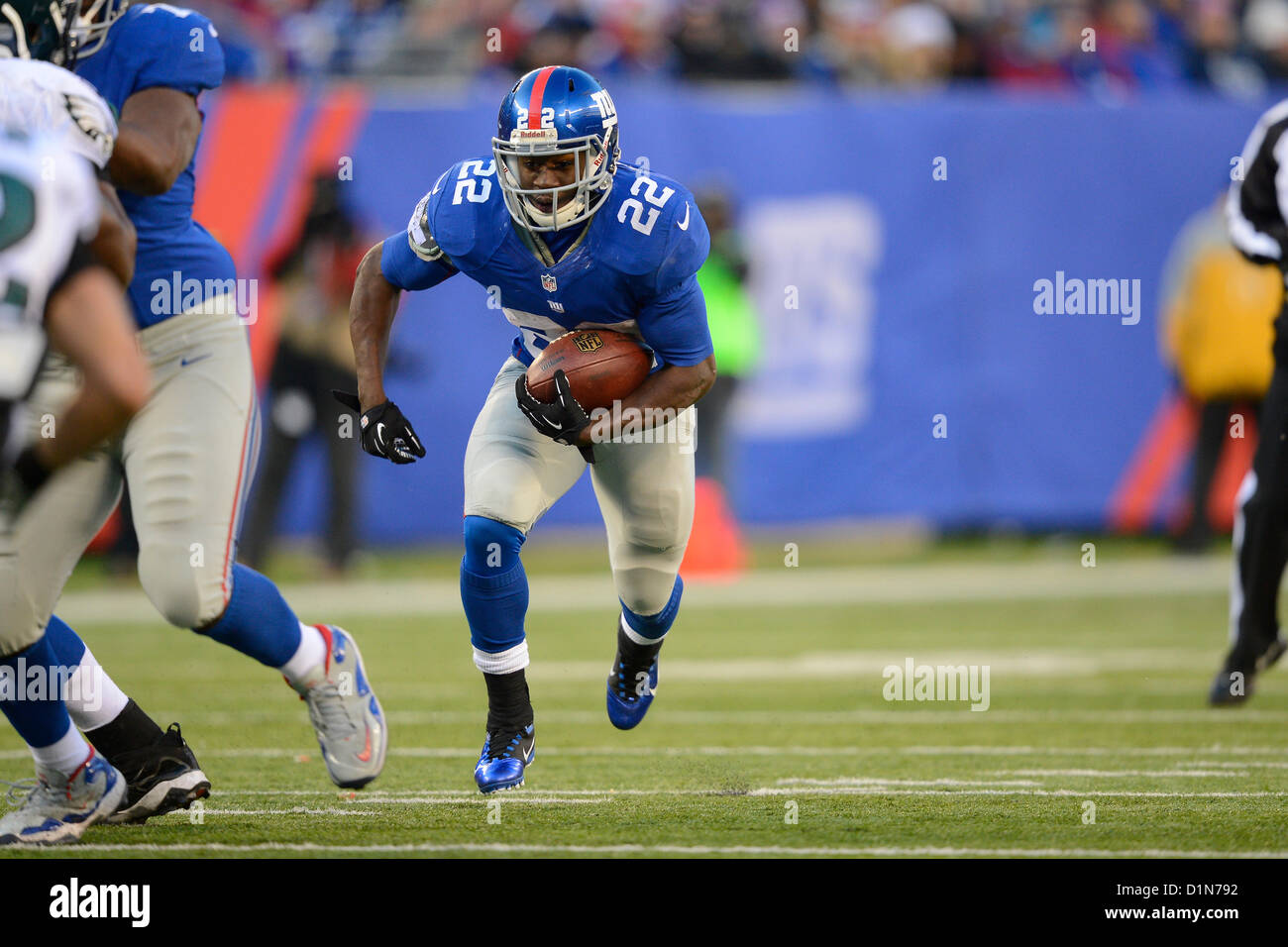 New Jersey, USA. 30 December 2012: New York Giants running back David Wilson (22) carries the ball during a week 17 NFL matchup between the Philadelphia Eagles and New York Giants at MetLife Stadium in East Rutherford, New Jersey. The Giants defeated the Eagles 42-7. Stock Photo