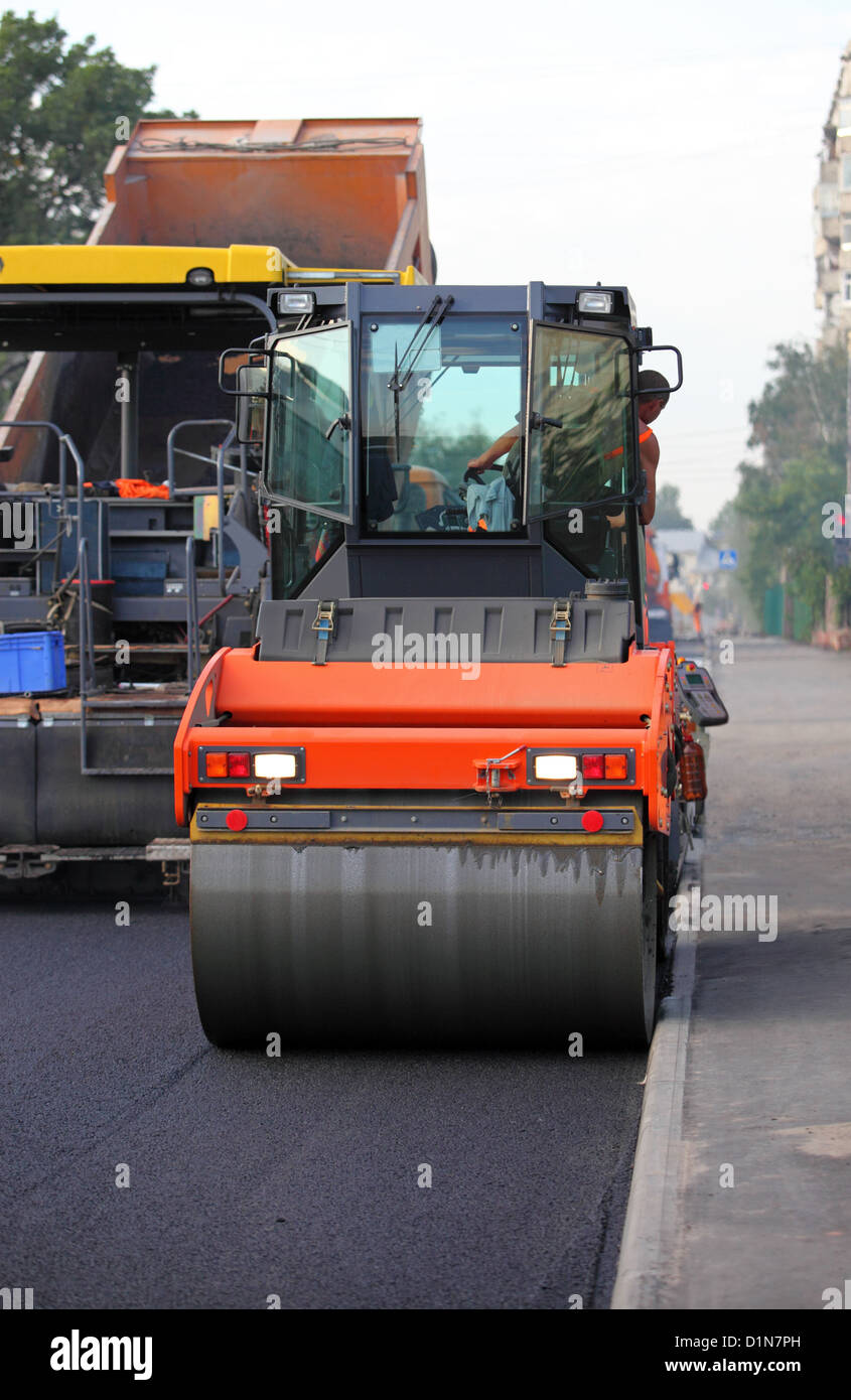 Asphalt spreader machine hires stock photography and images Alamy
