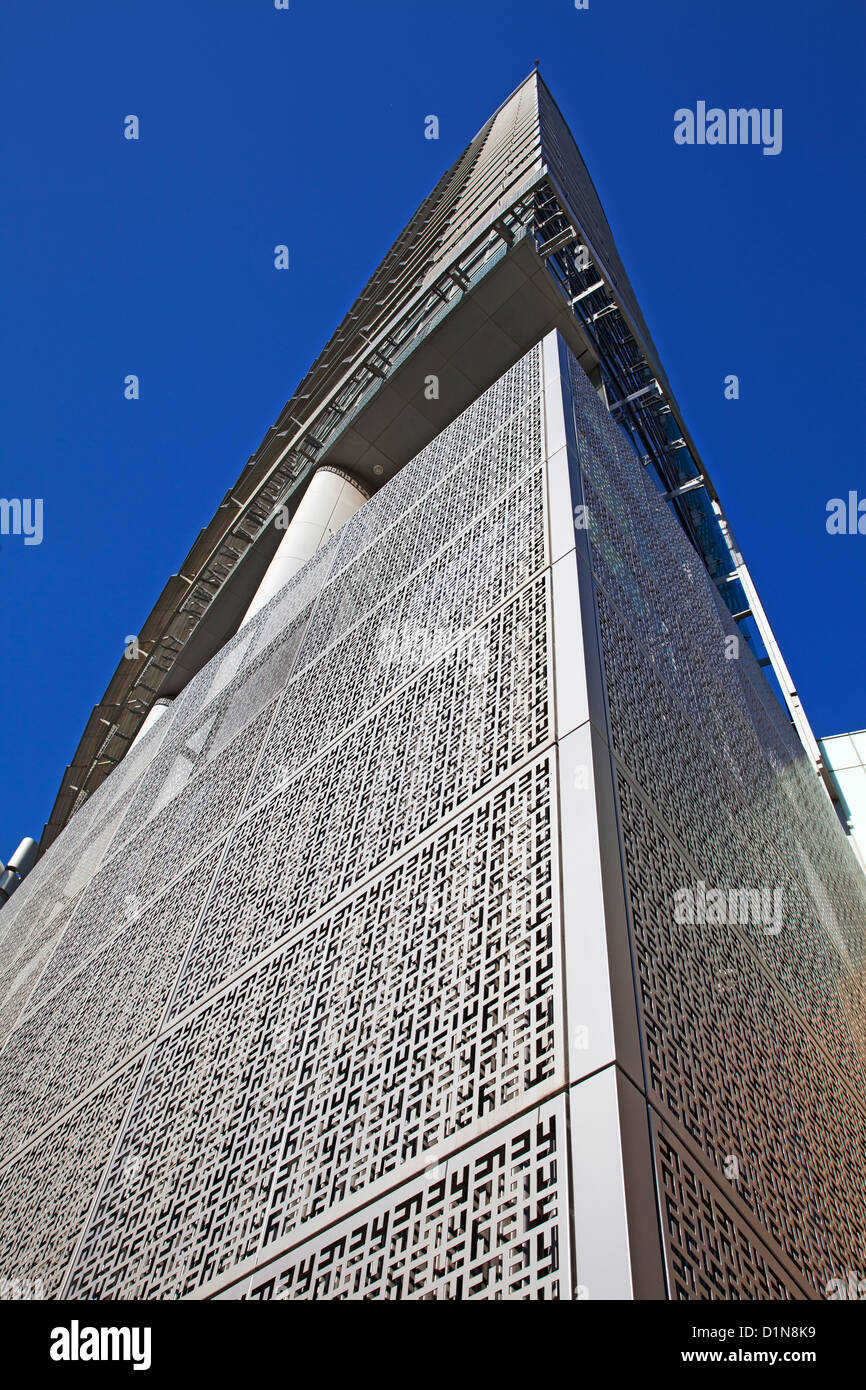 Modern glass building hi-res stock photography and images - Alamy