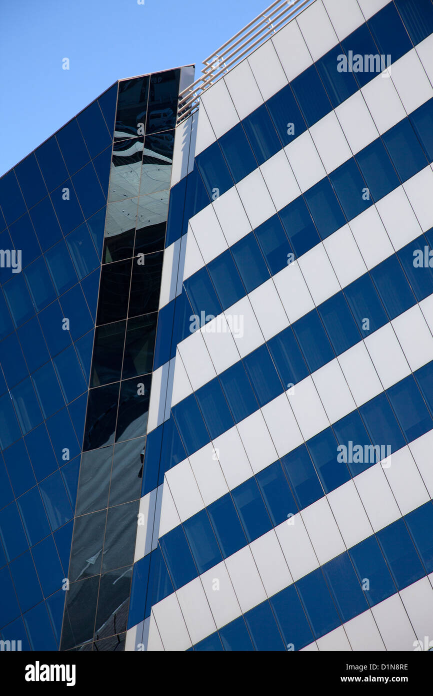 Modern glass building hi-res stock photography and images - Alamy