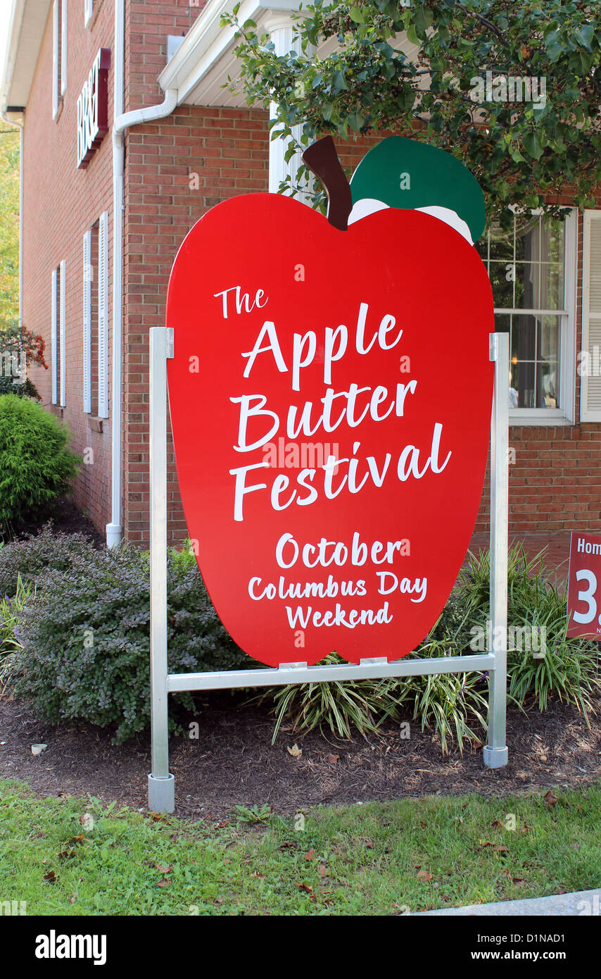 Apple Butter Festival in Berkeley Springs, West Virginia, USA Stock Photo -  Alamy