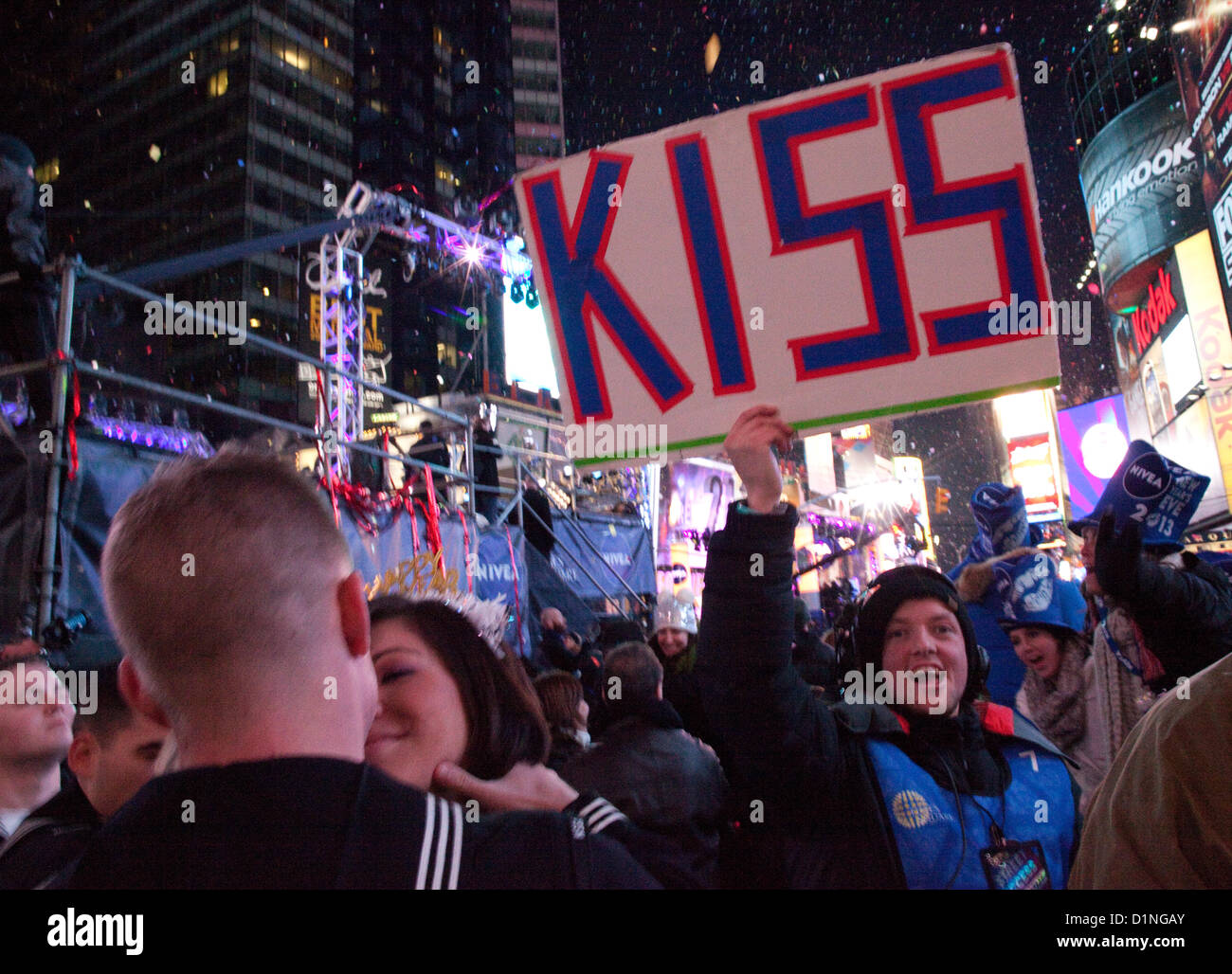 Revelers Crowds New Years Eve Times Square Manhattan New York Stock Photo Alamy