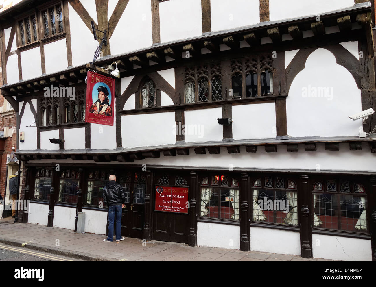 The timber framed Kings Head public house in Shrewsbury Stock Photo