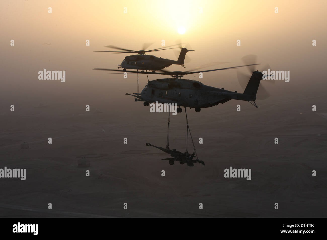 Two u s marine corps ch 53e hi-res stock photography and images - Alamy