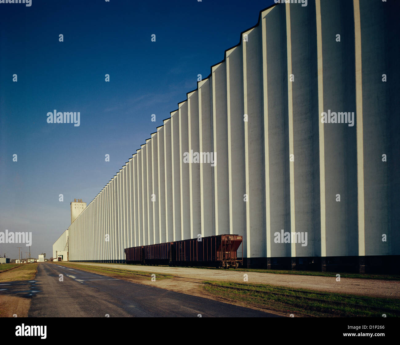GRAIN ELEVATORS / KANSAS Stock Photo Alamy