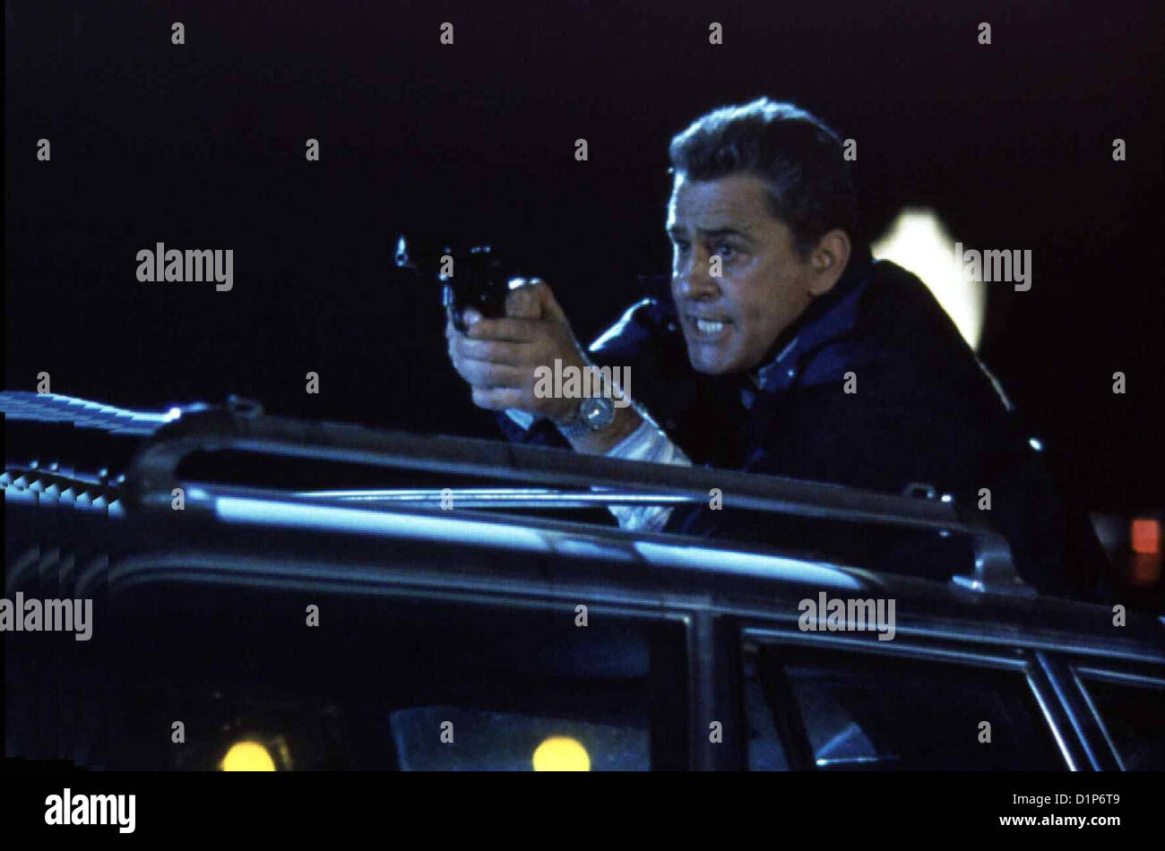 Cops Im Kugelhagel  In Line Duty: Cop Killing  James Farentino Lieutenant Ray Wiltern (James Farentino) und seine Stock Photo