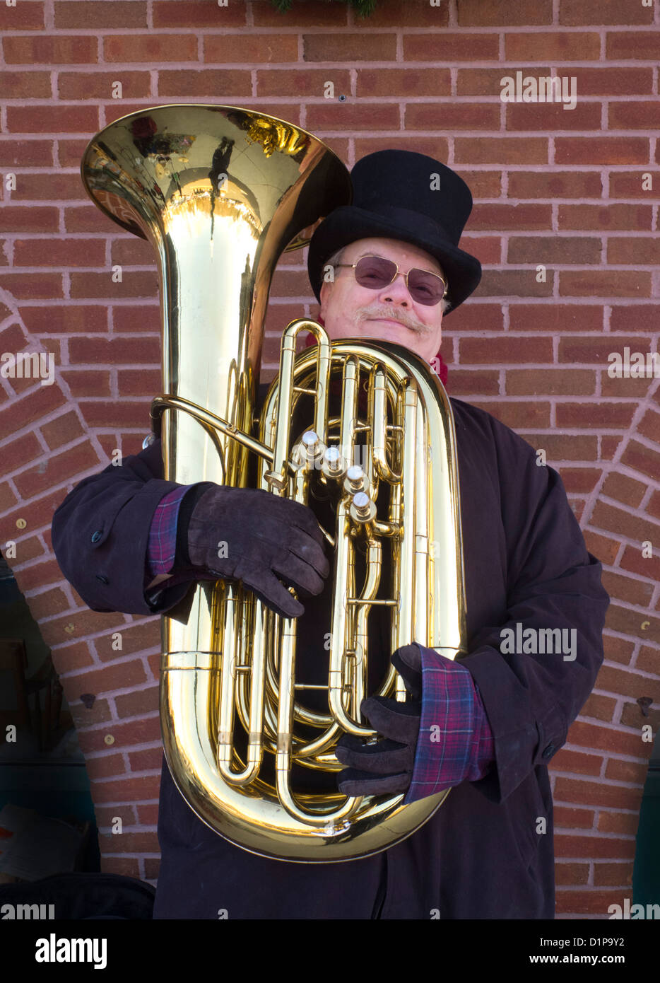 Playing tuba hires stock photography and images Alamy