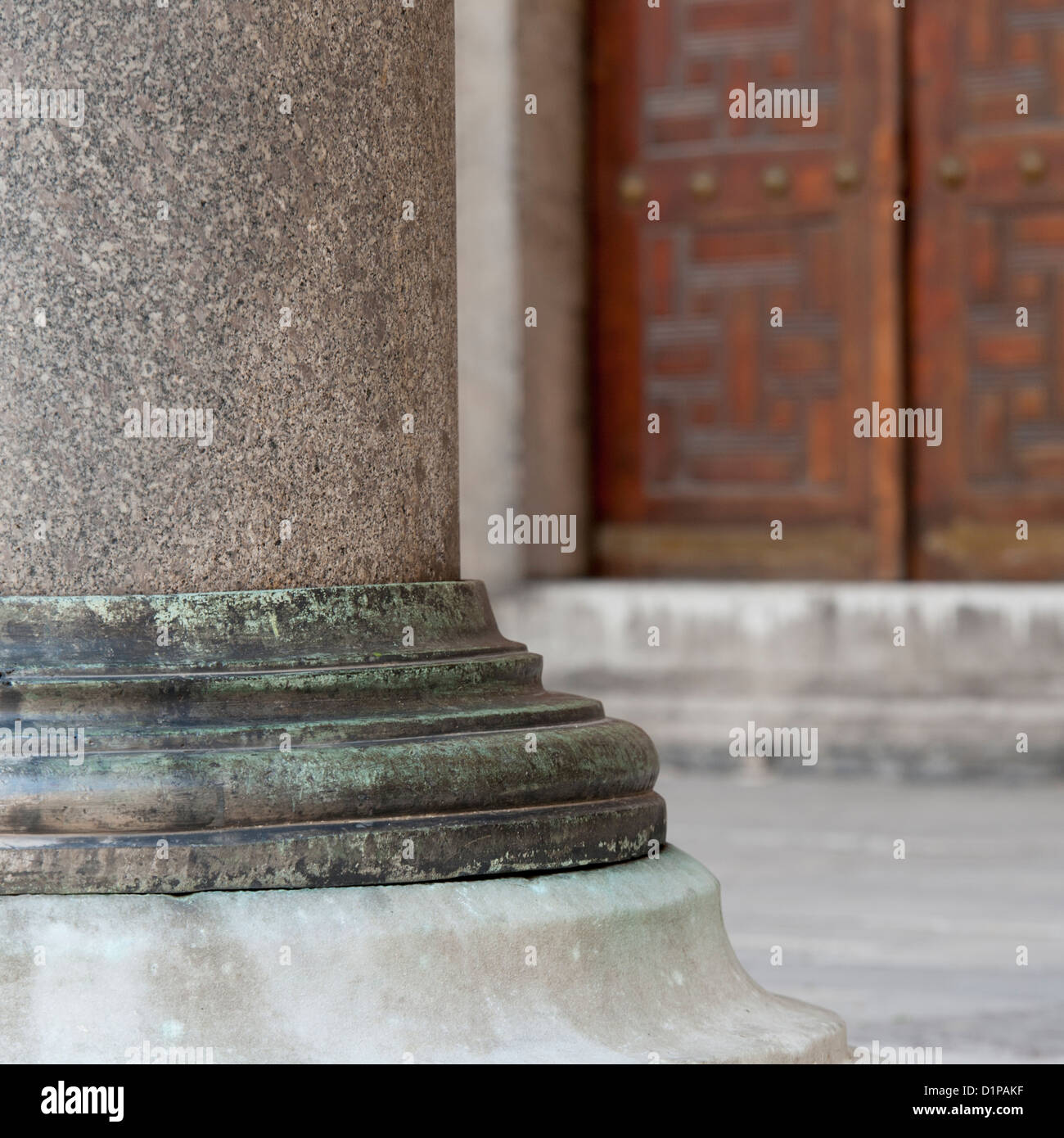 Column Mosque Blue Closed door at blue mosque hi-res stock photography and images - Alamy