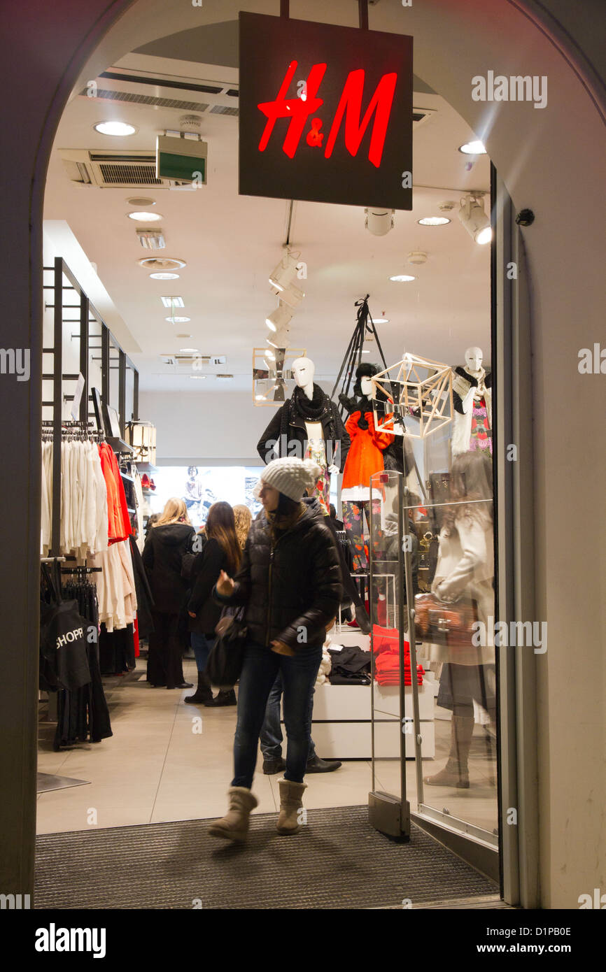 H & M retail fashion shop store Rome Italy Stock Photo - Alamy
