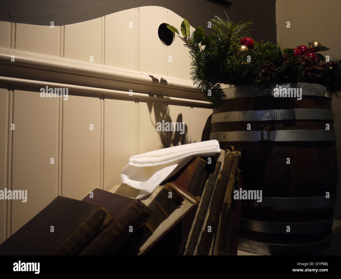 christmas-pub-display-stock-photo-alamy