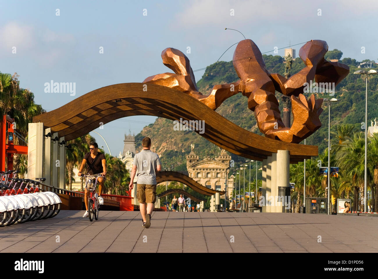 The Shrimp (prawn) or Gambrinus large dimensions sculpture designed by Spanish Javier Mariscal located on Paseo Colon, Barcelona Stock Photo