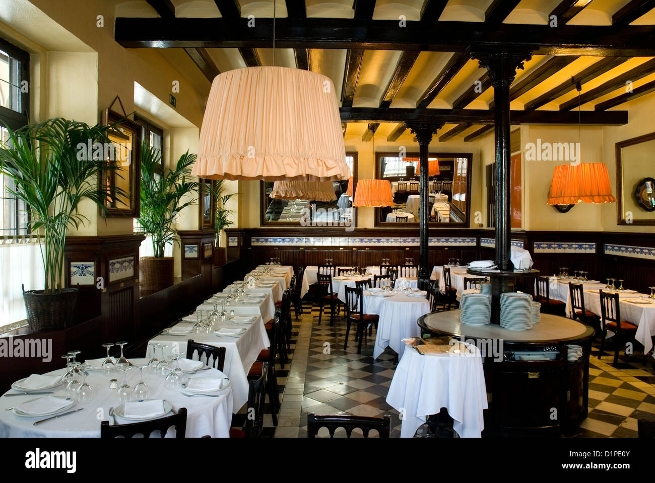 7 portes (7 doors restaurant) Barcelona’s oldest restaurant