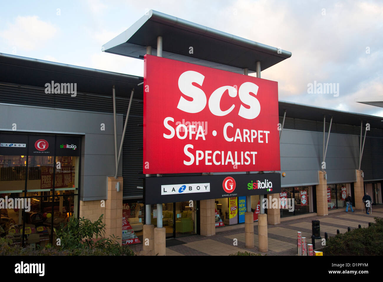 SCS, retail warehouse, selling sofas furniture and carpets, UK Stock Photo  - Alamy