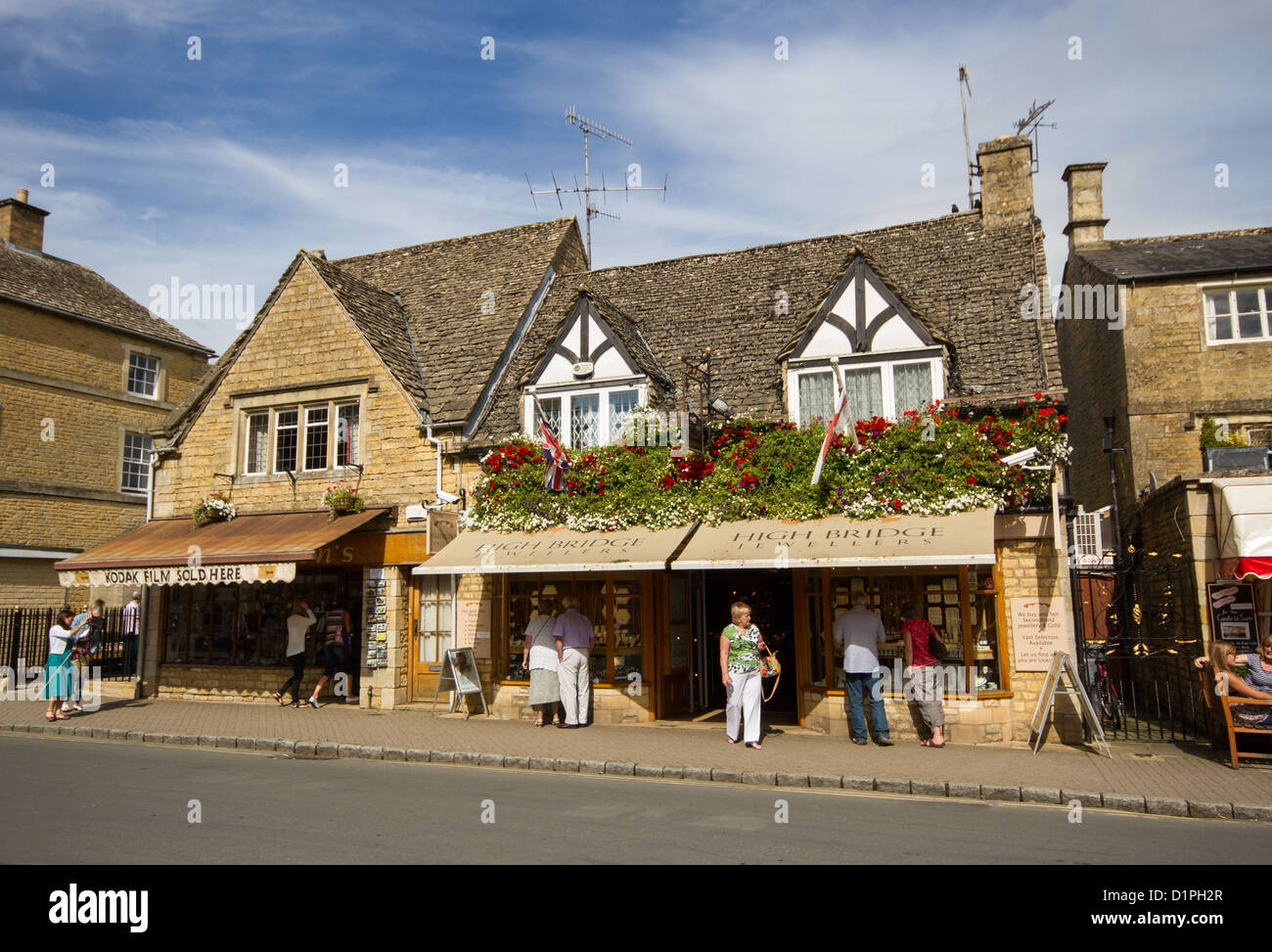 Bourton on water in gloucestershire hires stock photography and images