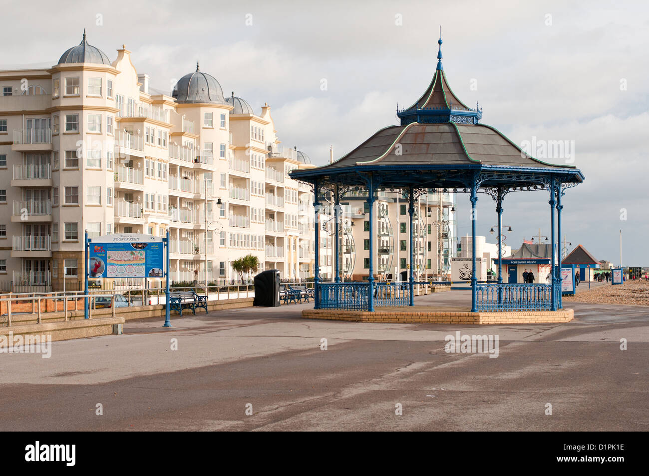 the promenade and bandstand on bognor regis seafront Stock Photo Alamy