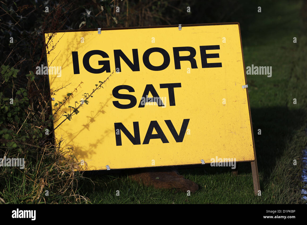 Sat Nav Errors Mistakes Sign warning of problems with car satellite navigation systems Stock Photo