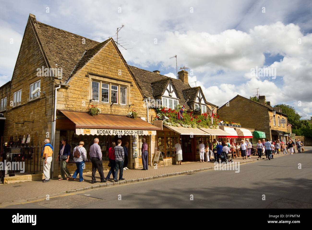 Bourton on water in gloucestershire hires stock photography and images