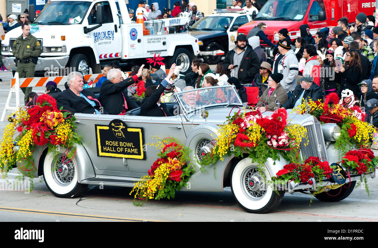 the rose bowl hall of fame car on the parade route during the 124th