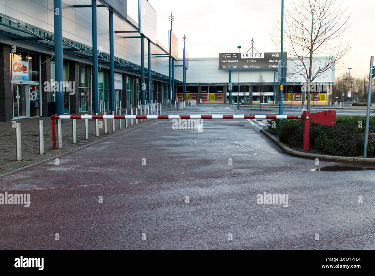 Closed shopping car park Longwell Green Retail Park, Aldermoor Way