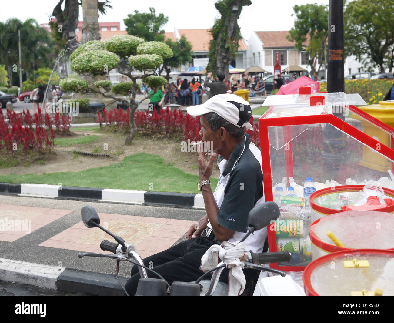 Asian street view hi-res stock photography and images - Alamy