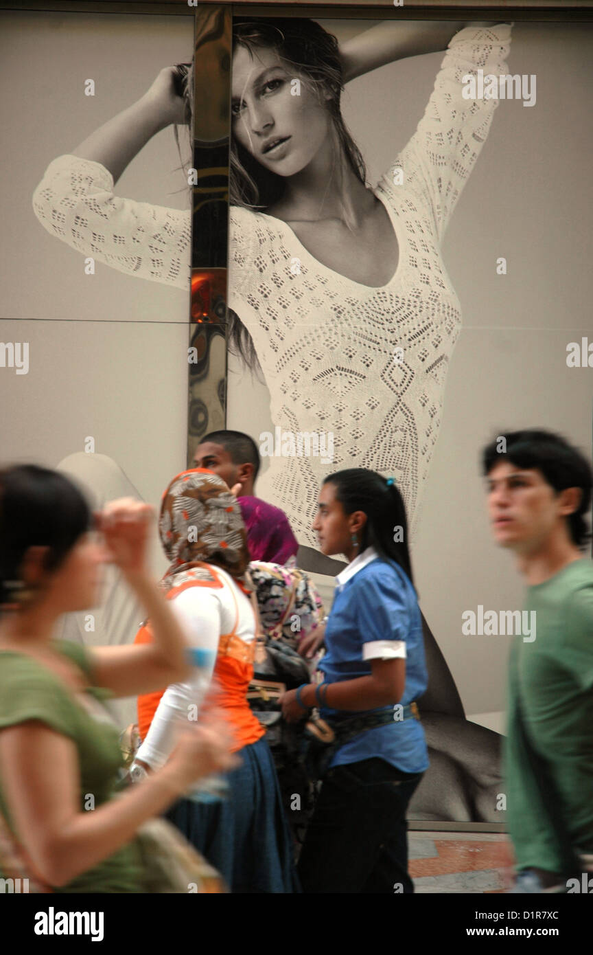 Logo Louis Vuitton Milano in Gallery Emanuele II Italy Editorial Stock  Image - Image of focus, milan: 125043249