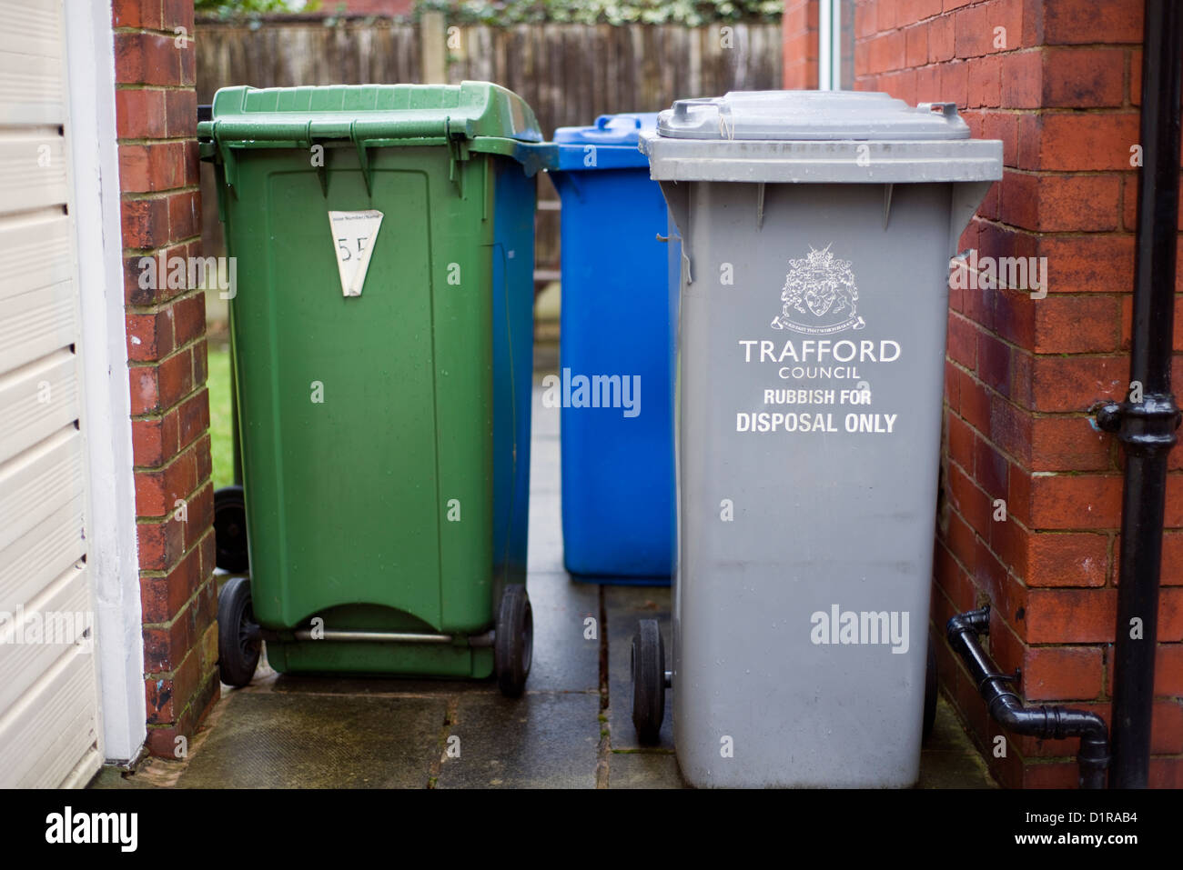 Wheelie bins garden hi-res stock photography and images - Alamy