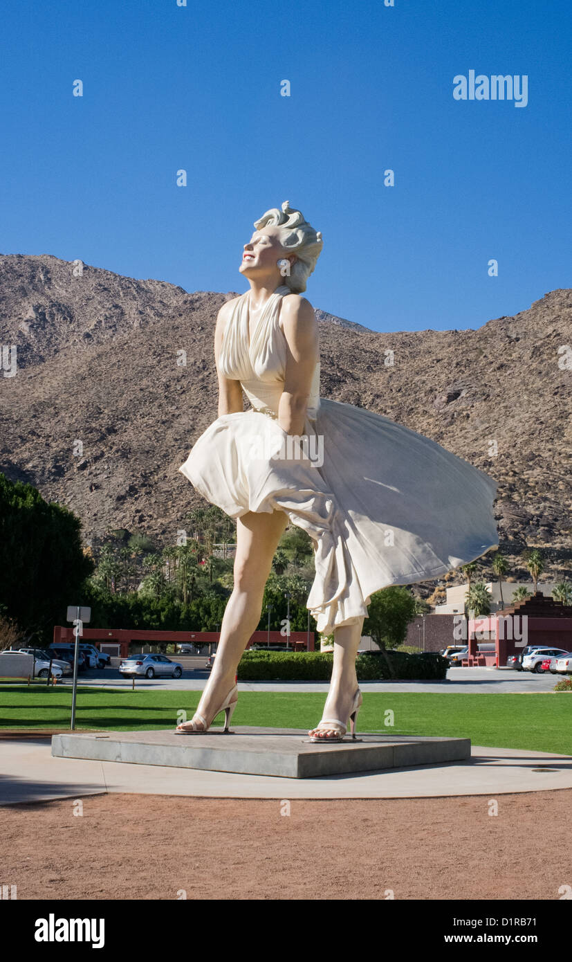 Color photograph of Marilyn Monroe statue by Seward Johnson, Palm